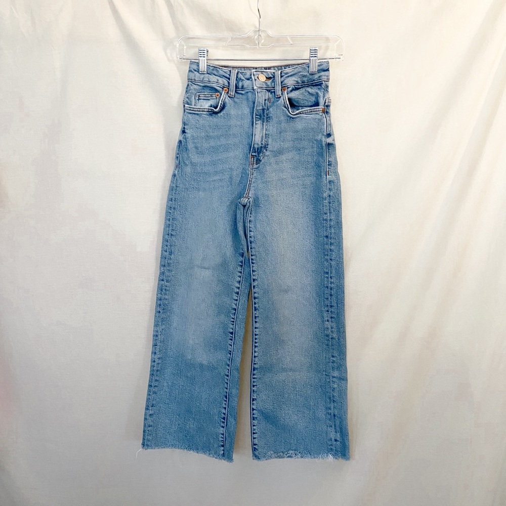 Zara Denim Jeans Light Wash Raw Hem Size 0